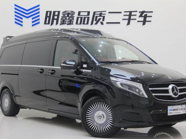 奔驰 V级  2018款 V 260 L 尊贵加长版