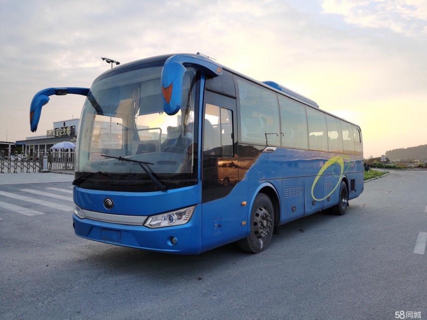 深圳2015年7月宇通旅游团体客车47座非营运中门宁德时代多台蓝色手动