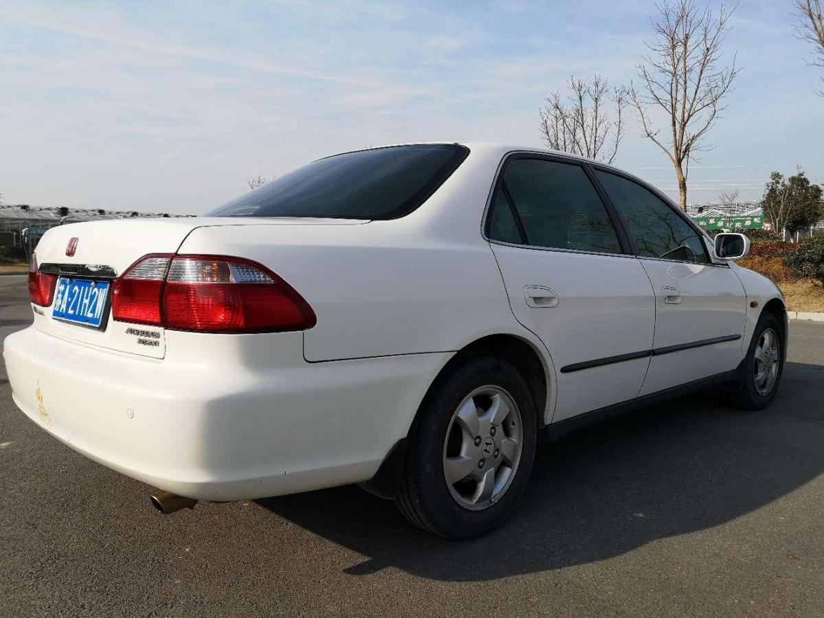 【徐州】2002年6月 本田 雅阁 2002款 2.0 自动 自动档