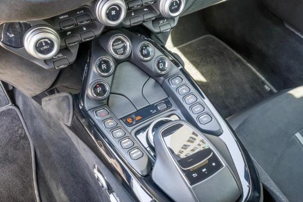 2019年8月阿斯顿马丁v8vantage2020款40tv8coupe