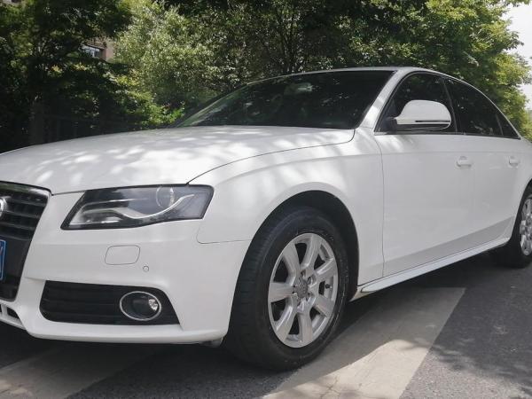 奥迪 奥迪A4L  2012款 2.0 TFSI 自动舒适型