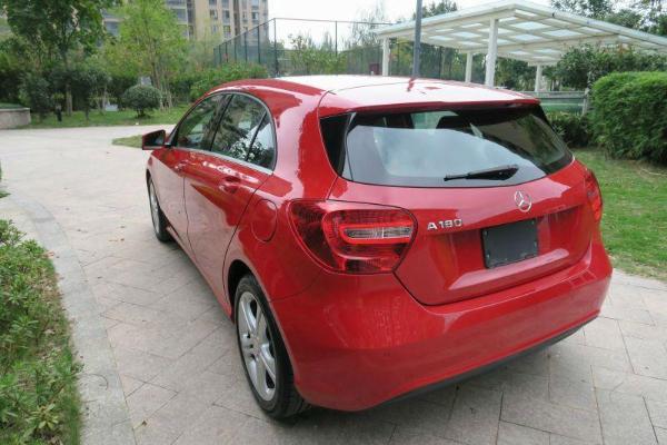 【宁波】2015年1月 奔驰 a级 a180 1.6t 红色 手自一体