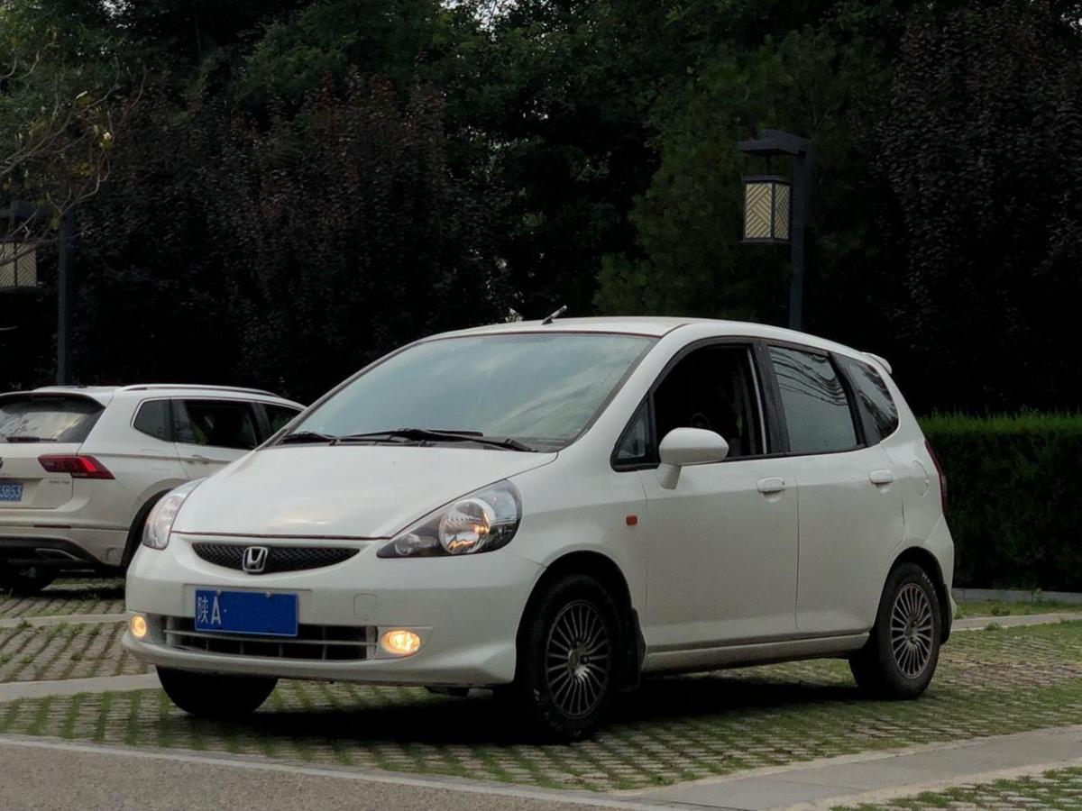 延安2005年7月本田飞度2005款13mt白色手动挡