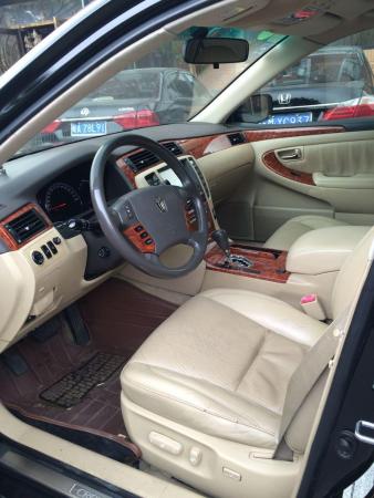 【上海】2007年8月 丰田 皇冠 2.5 royal 真皮特别版 黑色 手自一体