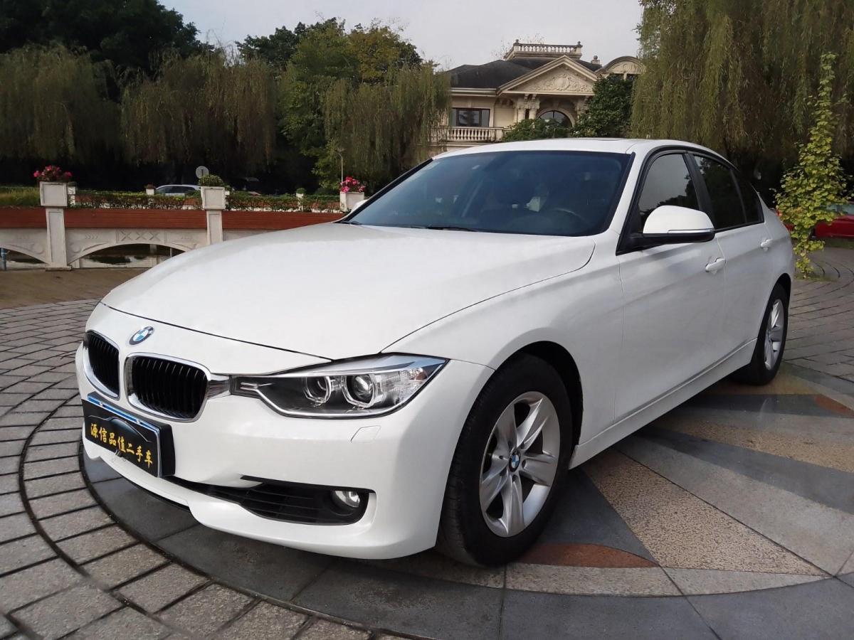 成都2014年12月宝马宝马3系2014款320i时尚型白色自动档