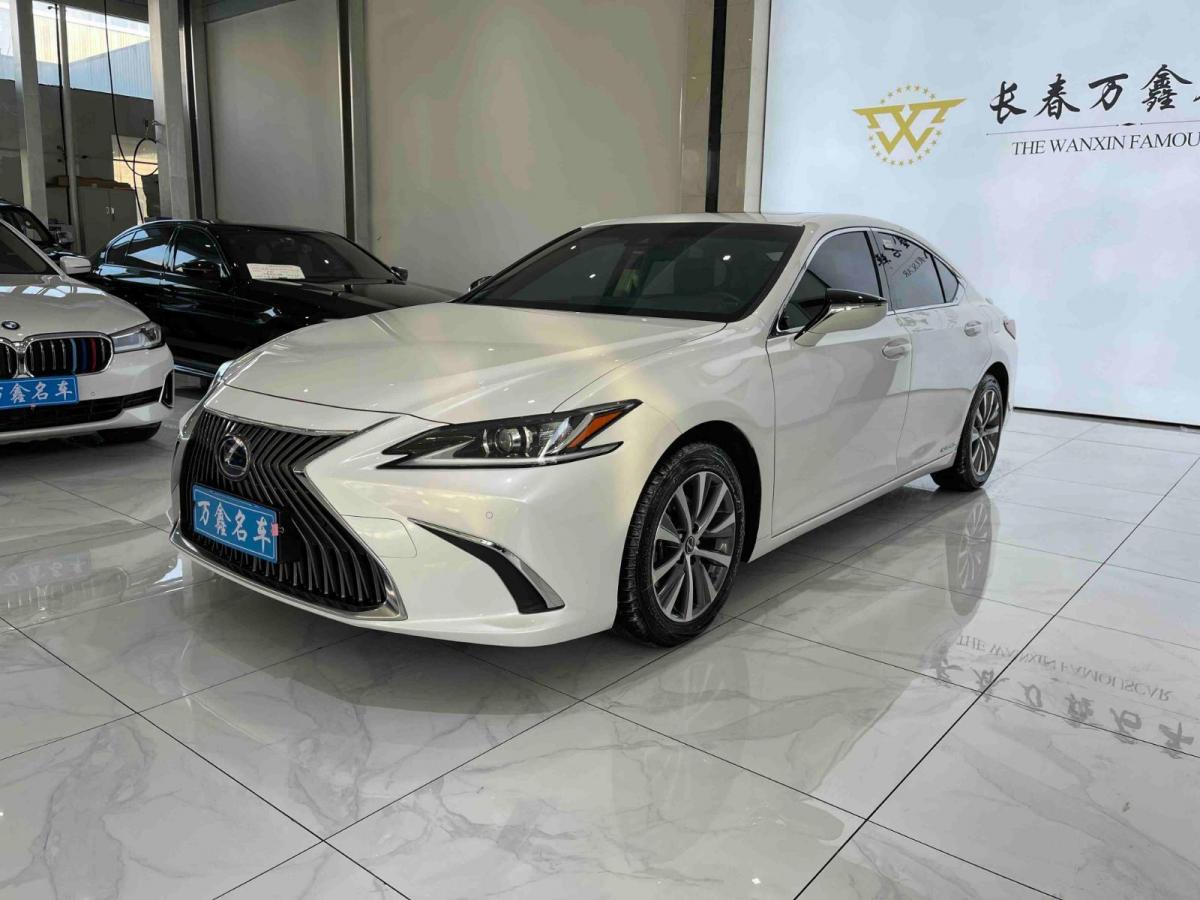 长春2020年7月雷克萨斯es2020款300h卓越版白色自动档