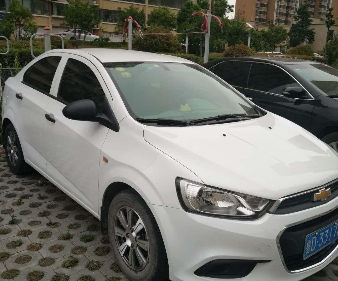 枣庄2014年8月雪佛兰爱唯欧2014款三厢14slmt舒适版白色手动挡