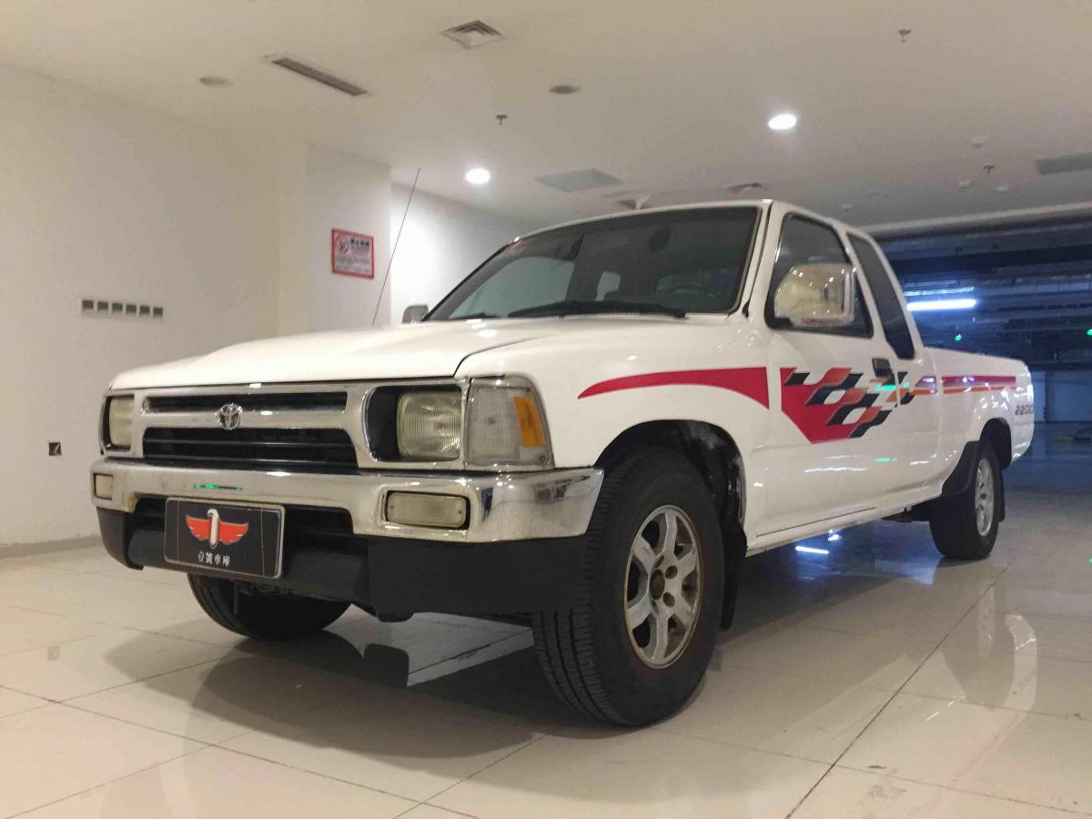 丰田 海拉克斯hilux 2.4l 手动挡