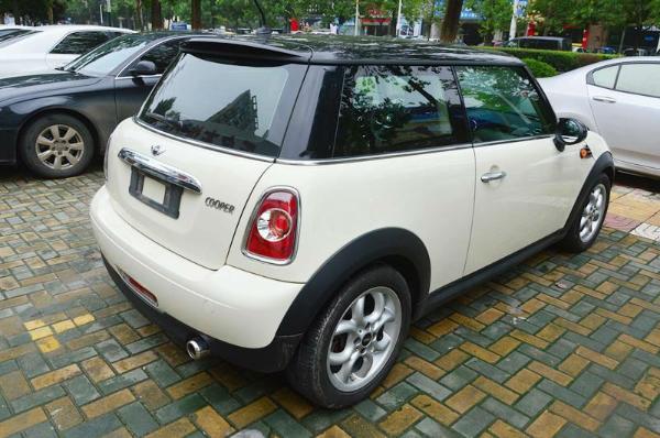 【南京】2011年6月 宝马 迷你mini 宝马mini 1.6l cooper fun 白色