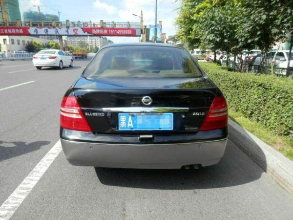 【哈尔滨】2005年8月 日产 蓝鸟 风神 2.0 豪华型 黑色 自动档