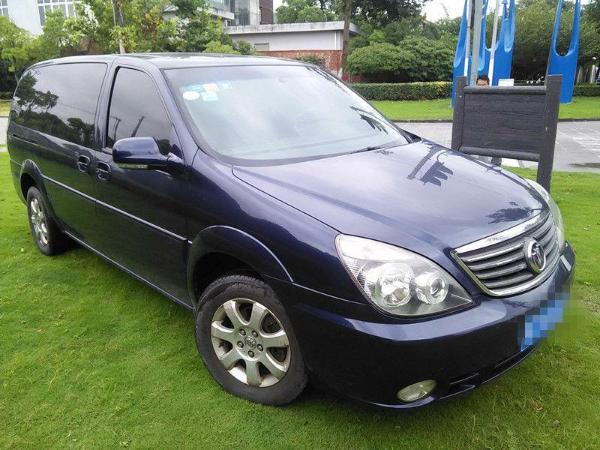 【上海】2010年10月 别克 gl8 2010款陆尊3.0l 7座 蓝色 手动挡