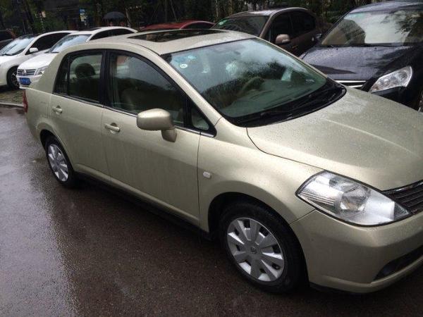 【重庆】2005年10月 日产 颐达 2005款 颐达 1.6js 自动 香槟色