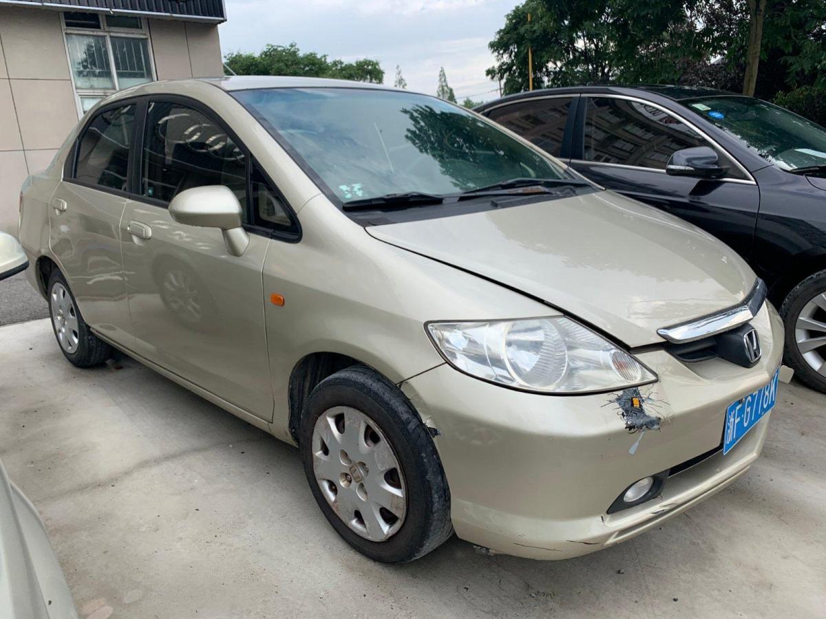 2005年1月本田 飞度  2004款 三厢 1.3l cvt
