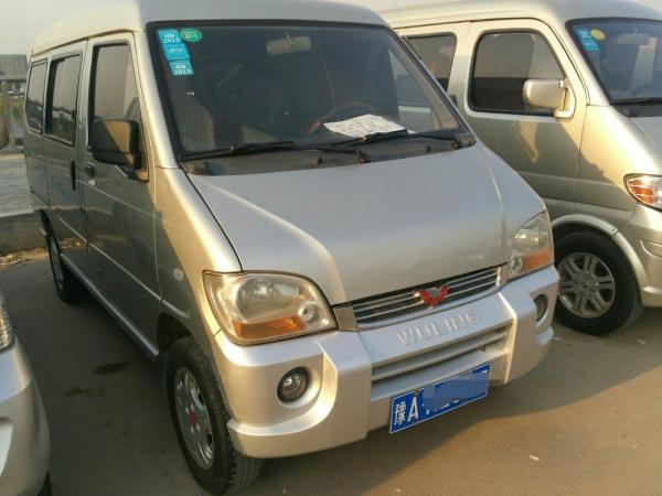 【郑州】2011年12月 五菱 五菱之光 1.1 6390a 标准型i型 自动档