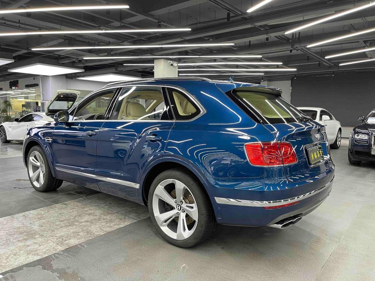 宾利 添越 宾利添越4.0t欧规柴油顶配4座越野车图片