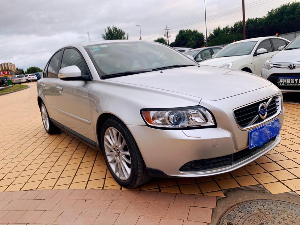 【青岛】2011年12月 沃尔沃 s40 2011款 2.0l 自动智尊版 自动档