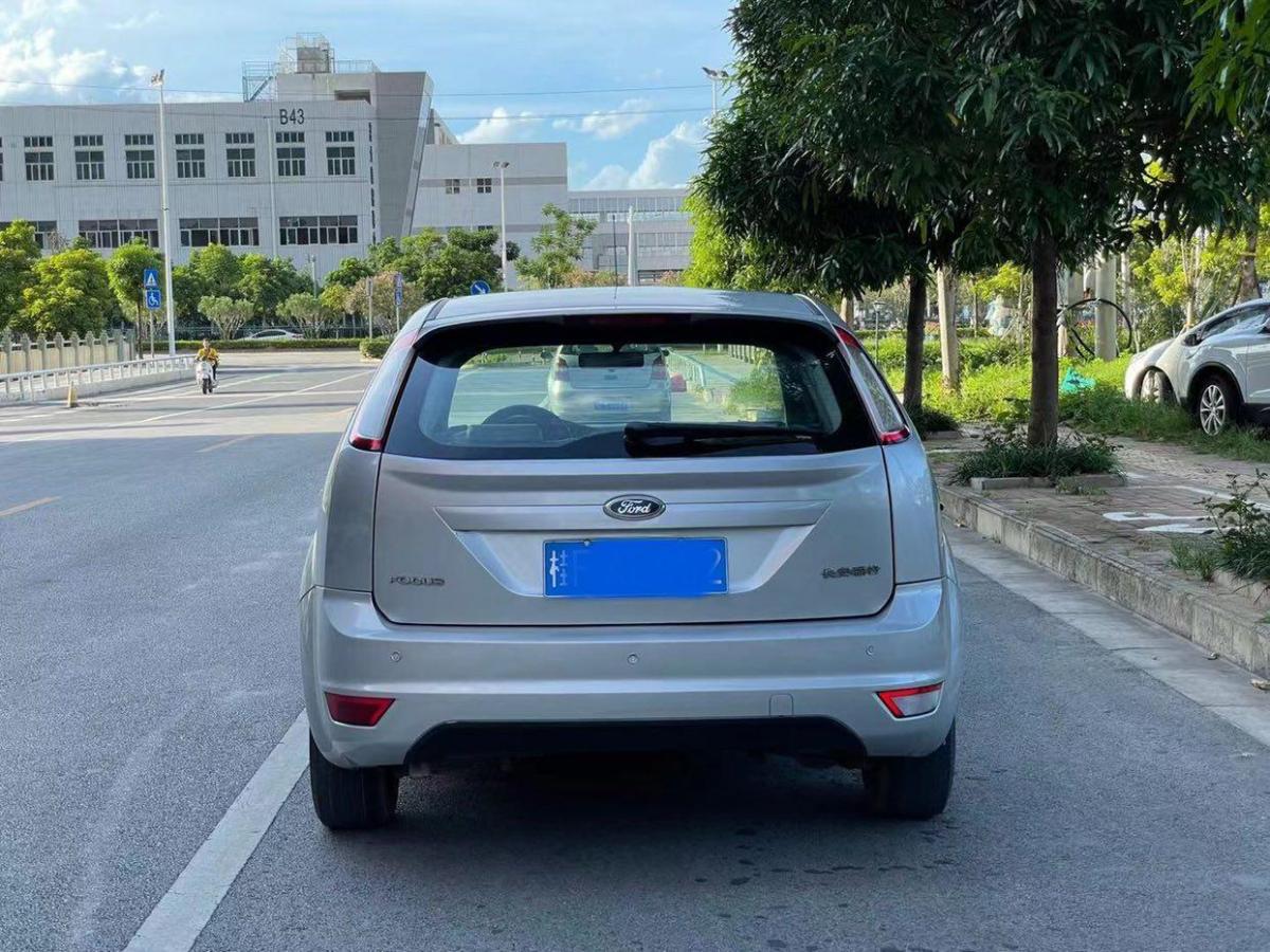 【南宁】2011年1月 福特 福克斯 2011款 两厢 1.8l 手动经典型 手动挡