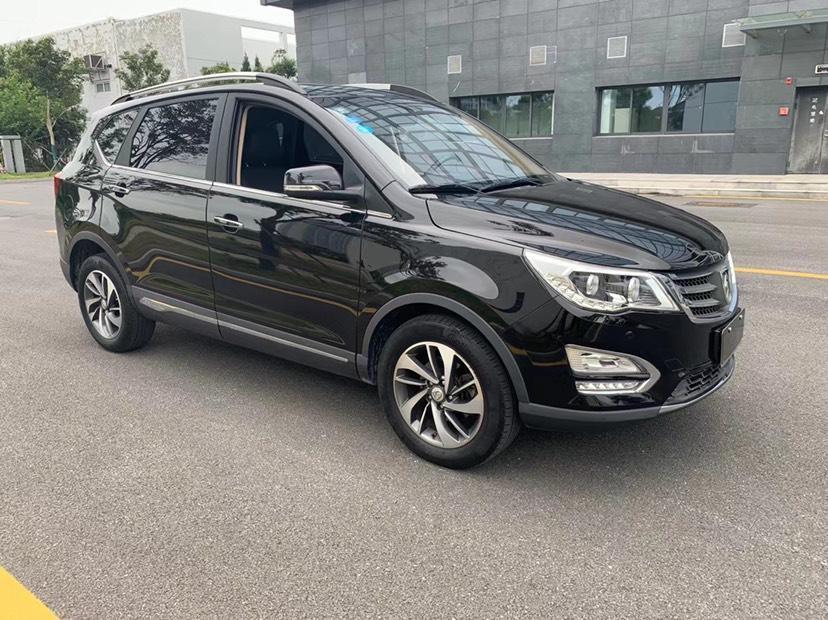 【盐城】2017年9月 宝骏560 2016款 1.5t 手动豪华型 手动挡