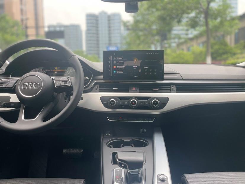 奧迪 奧迪A4L  2024款 40 TFSI 時(shí)尚動(dòng)感型圖片