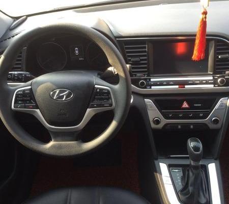 2017年12月现代伊兰特2016款领动16top智炫旗舰型