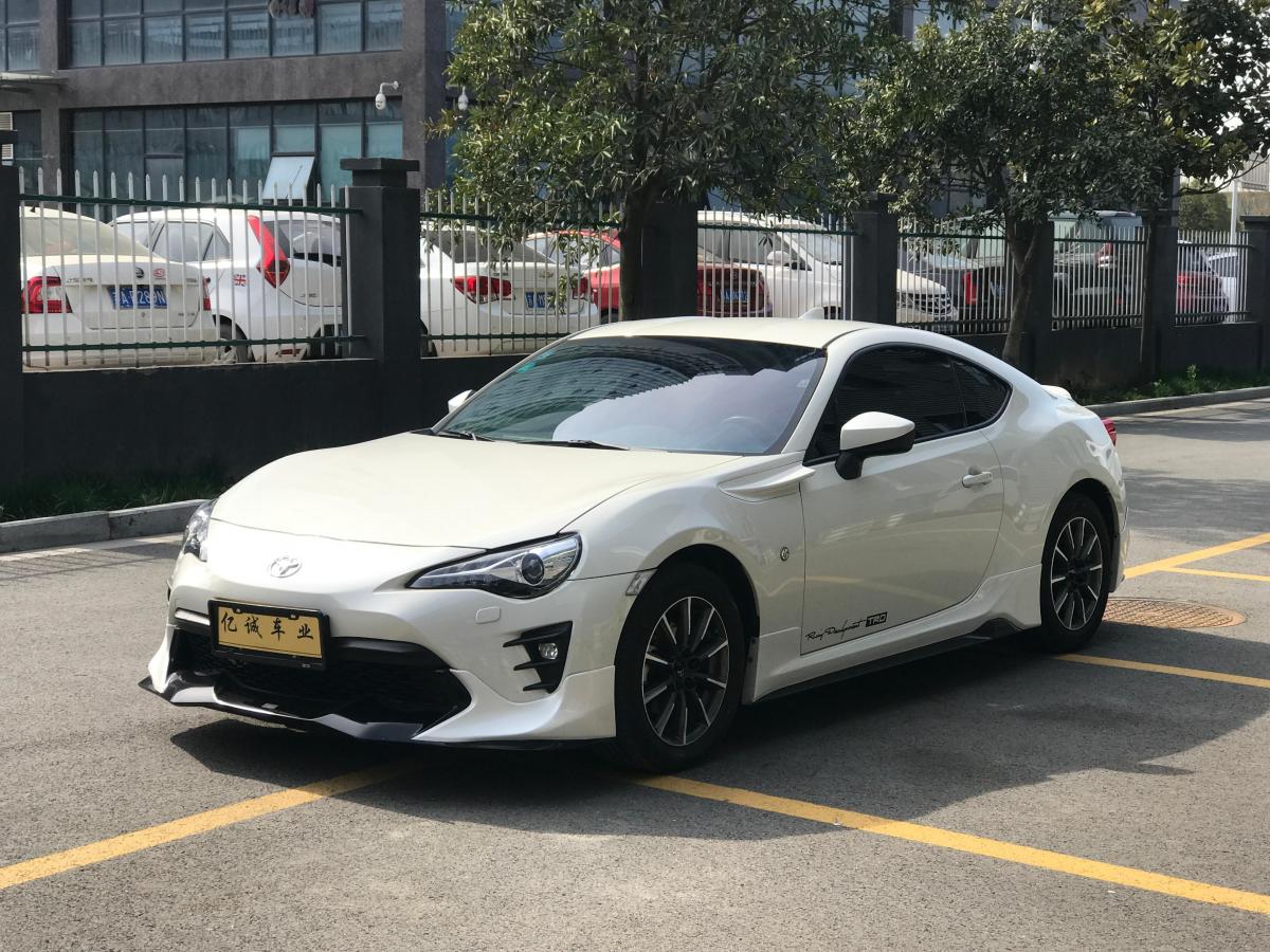 南京2017年9月丰田862017款20l手动豪华版白色手动挡