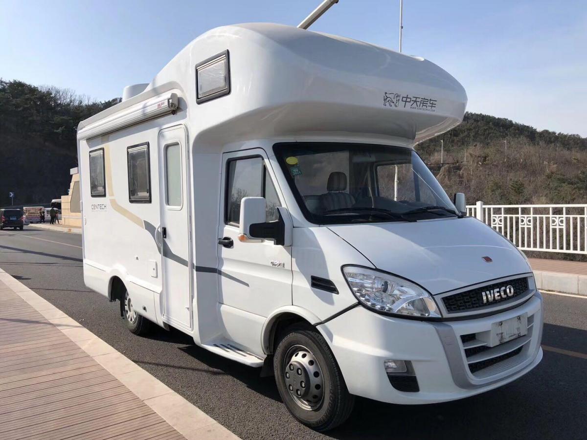 大连2017年9月依维柯房车白色手动挡