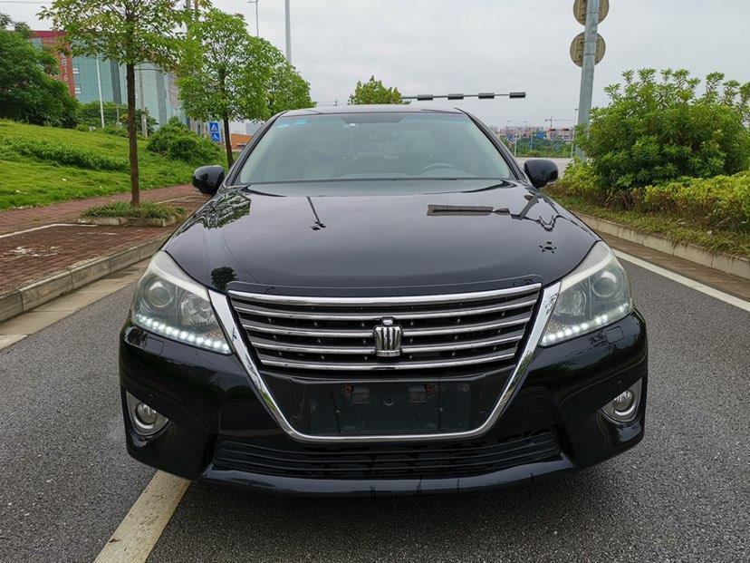 南宁2012年8月丰田皇冠2012款25lroyal舒适版黄色自动档