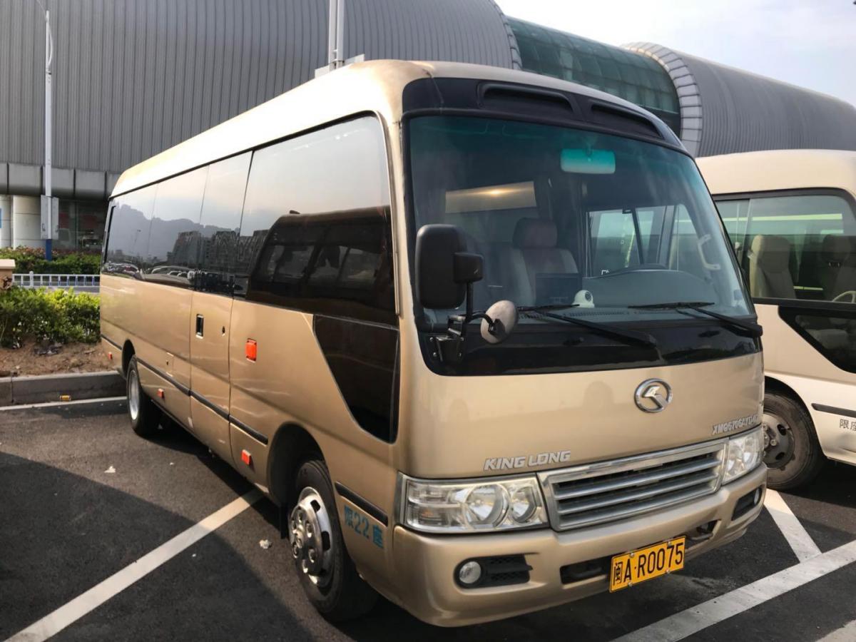 【福州】2014年10月 金龙考斯特 22座 国4 香槟色 自动档