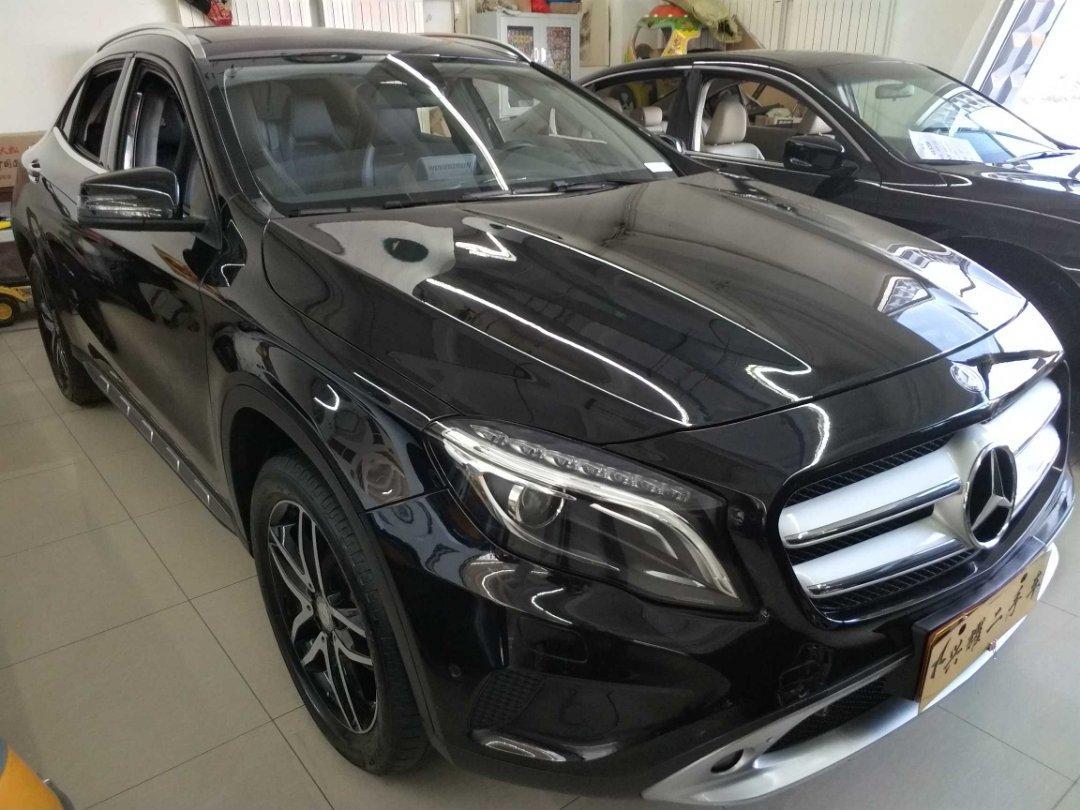 哈尔滨2016年3月奔驰奔驰gla2016款gla200动感型黑色自动档