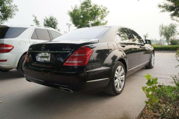 【聊城】2011年6月 奔驰 s级 s500l cgi 4.7t 四驱版 黑色 自动档
