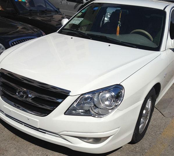 【上海】2010年11月 现代 名驭 1.8 gl 舒适型 白色 手动挡