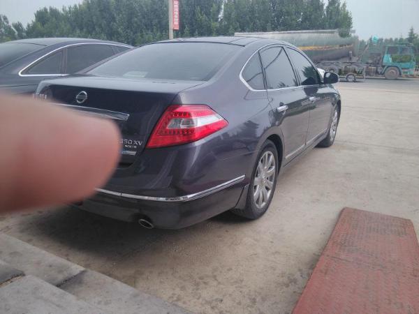 【莱芜】2009年7月 日产 公爵王 250 2.5 v6 l 银灰 手自一体