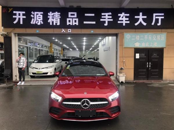 奔驰 奔驰A级  2019款  改款 A 200 L 运动轿车