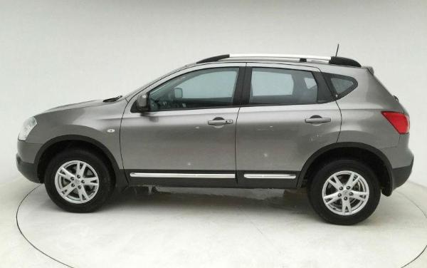 【深圳】2010年6月 日产 逍客 2.0 20x 雷 两驱 灰色 自动档