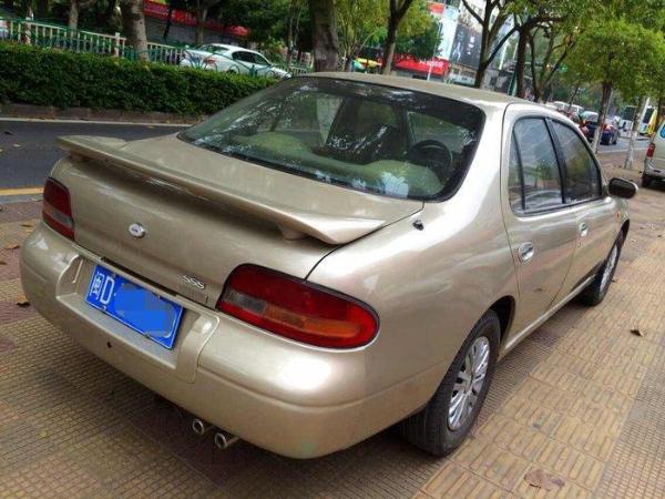 【厦门】2000年6月 日产 蓝鸟 2000款 蓝鸟 2.0l 自动 香槟色 自动档