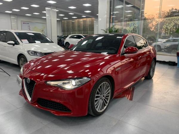 阿尔法·罗密欧 Giulia  2017款 2.0T 280HP 豪华版