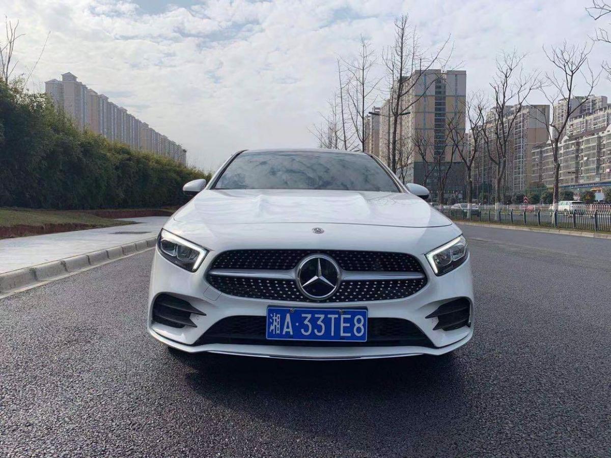 长沙2019年6月奔驰奔驰a级2019款a200l运动轿车白色自动档