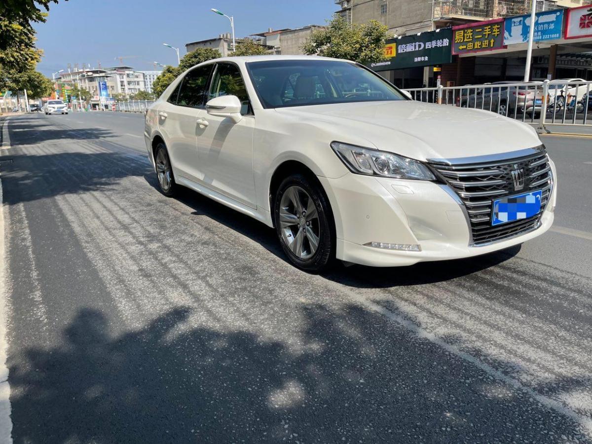 【龙岩】2016年5月 丰田 皇冠 2015款 2.5l 智享版 白色 手自一体