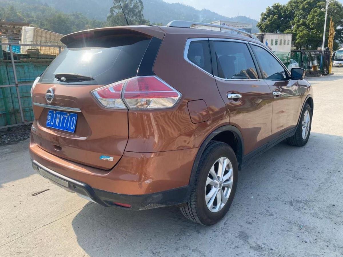 【漳州】2015年6月 日产 奇骏 2015款 2.0l cvt舒适max版 2wd 自动档