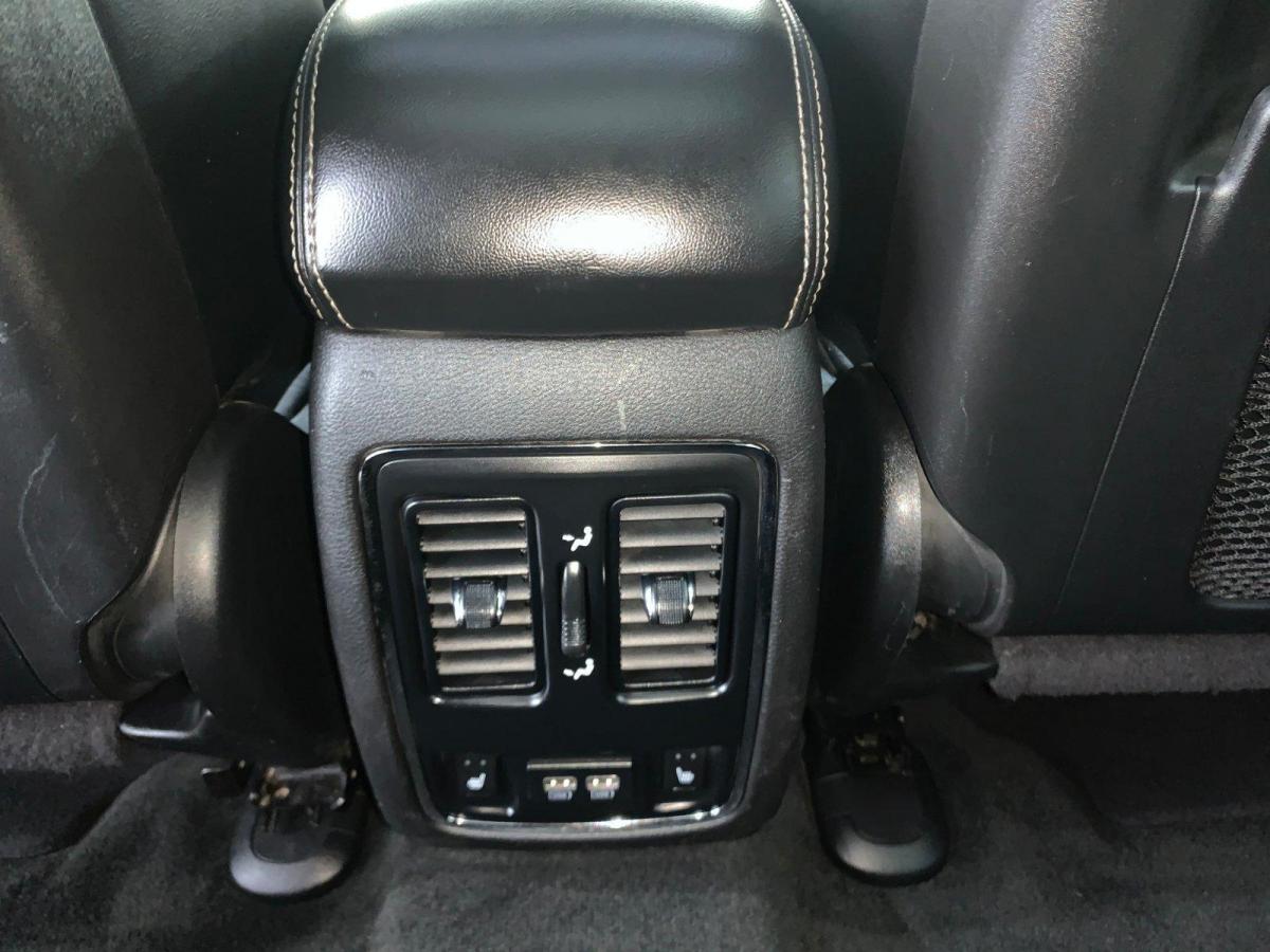 2014年2月Jeep 大切诺基  2014款 3.0L 舒享导航版