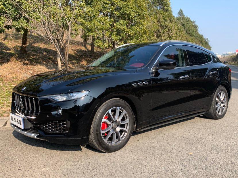 玛莎拉蒂 levante  2018款 3.0t 350hp 标准版图片