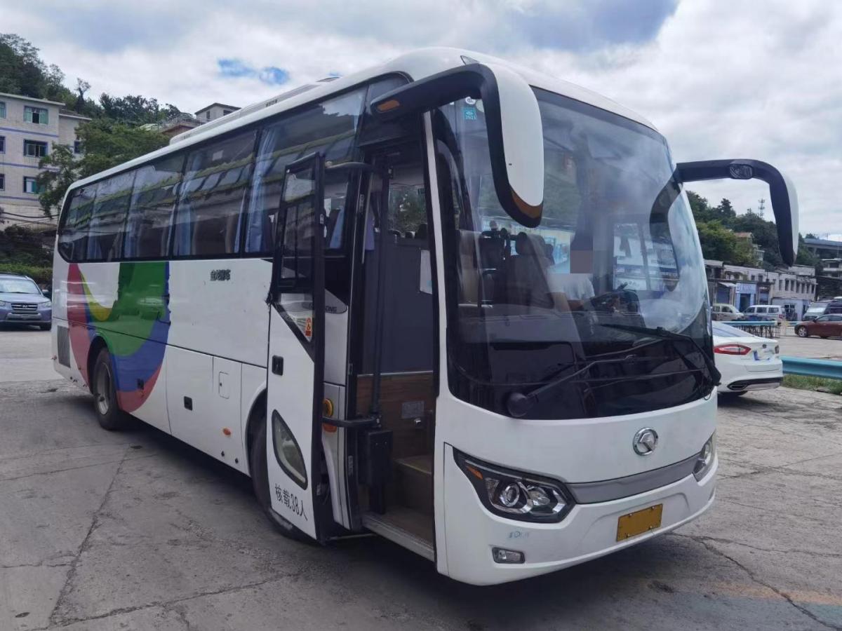 同款10台38座国五带营运档案金龙6898气囊旅游车图片