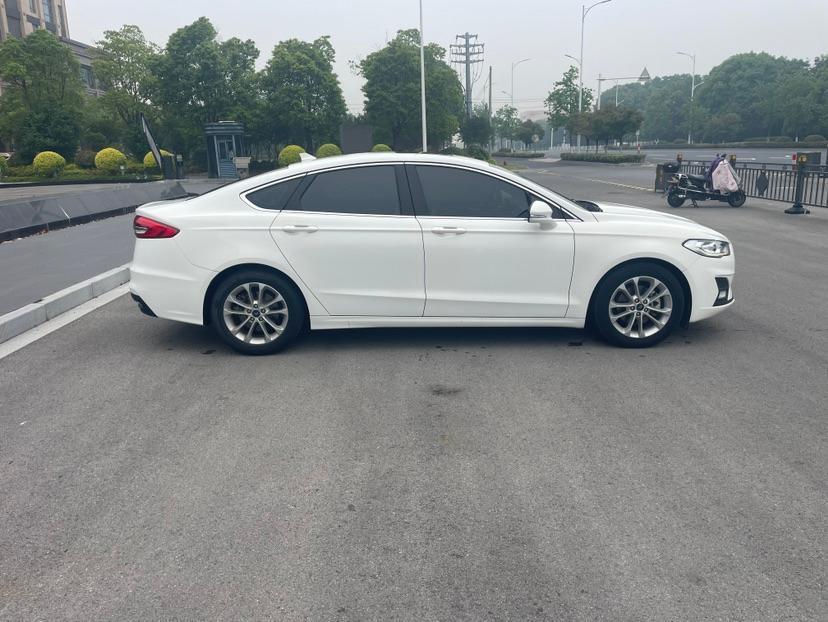 福特 蒙迪歐  2020款 EcoBoost 180 時(shí)尚型圖片