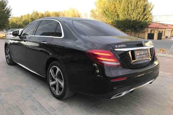 2017年4月奔驰奔驰e级2017款e200l20t4matic