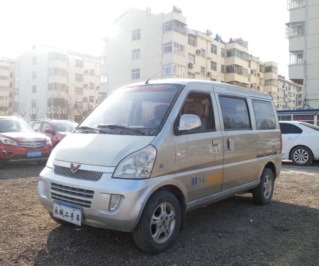 济宁2009年07月五菱五菱荣光6407b舒适型香槟色手动挡