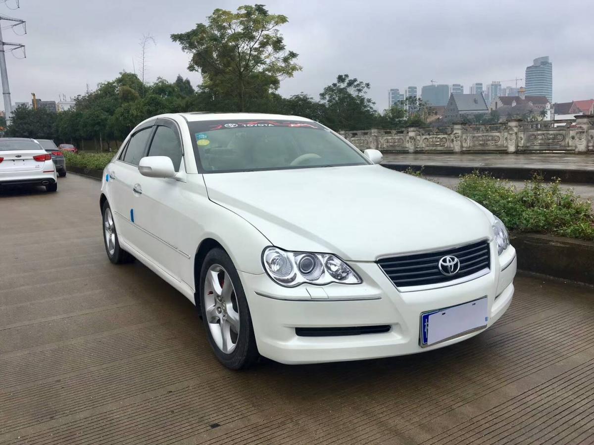 南宁2010年01月丰田锐志