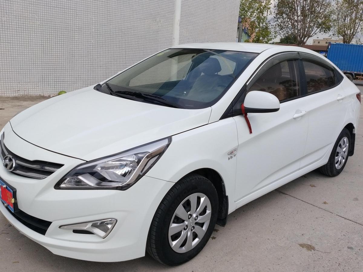 东莞2016年9月现代瑞纳2016款14l手动智能型gls白色手动挡