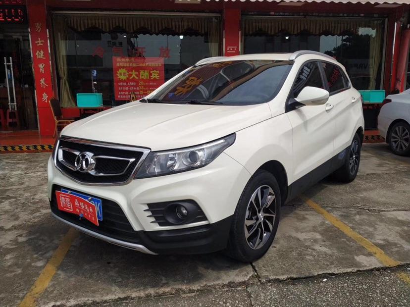 广州2018年2月北汽绅宝x552016款15tcvt豪华版白色自动档