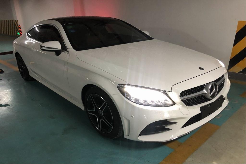 杭州2019年2月奔驰奔驰c级2019款c260轿跑车白色自动档