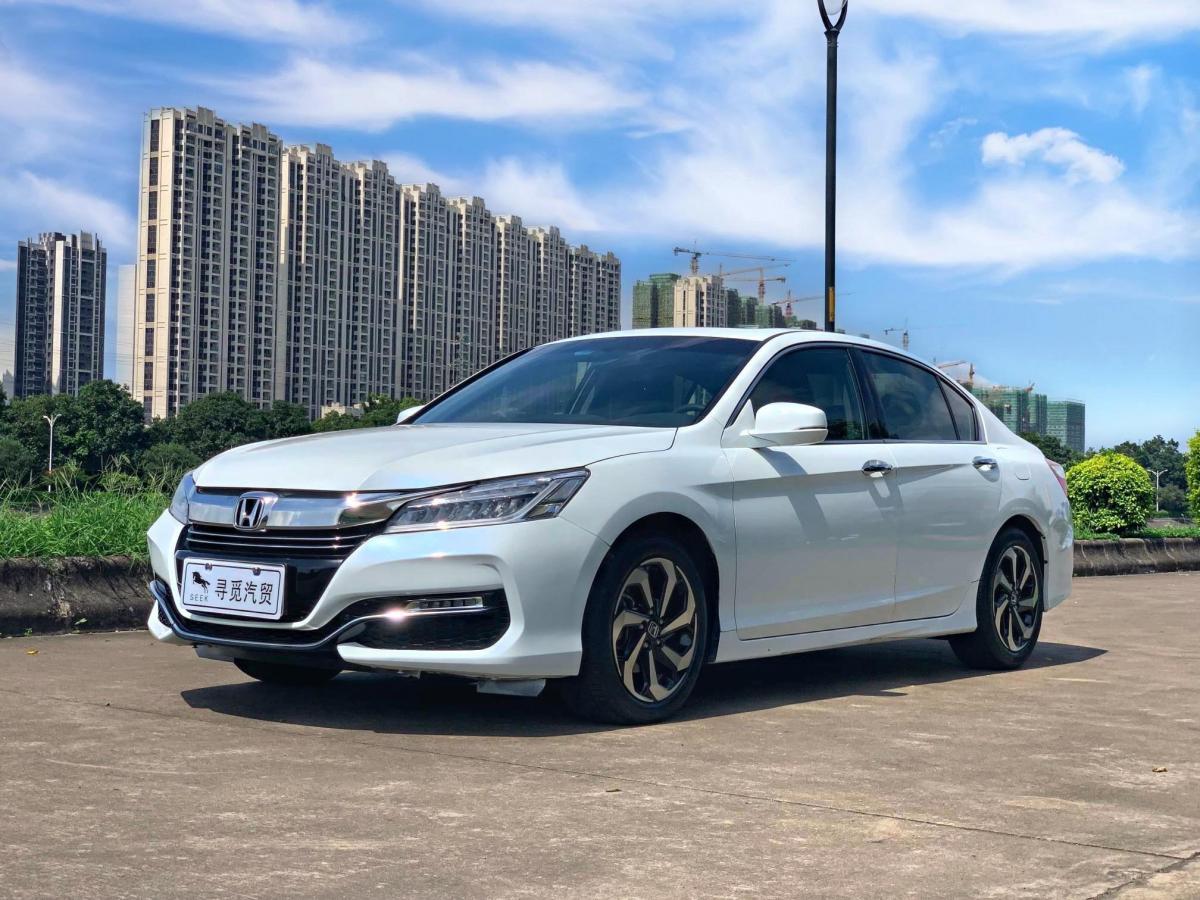 佛山2017年7月本田雅阁2016款24l舒适版白色自动档